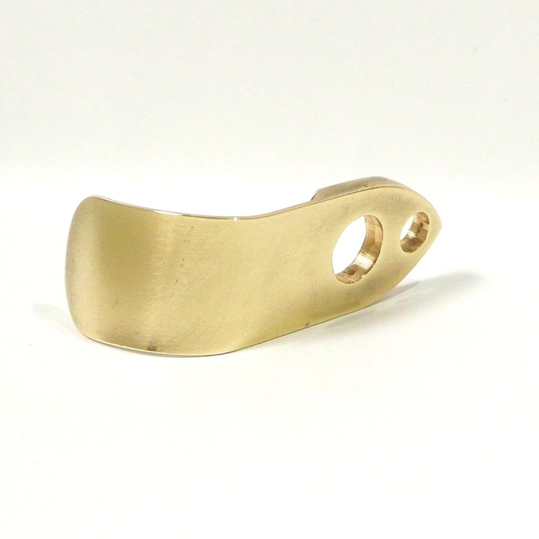 Y's Oneワイズワン セルマー用 サムフック Y's Oneワイズワン セルマー用 サムフック