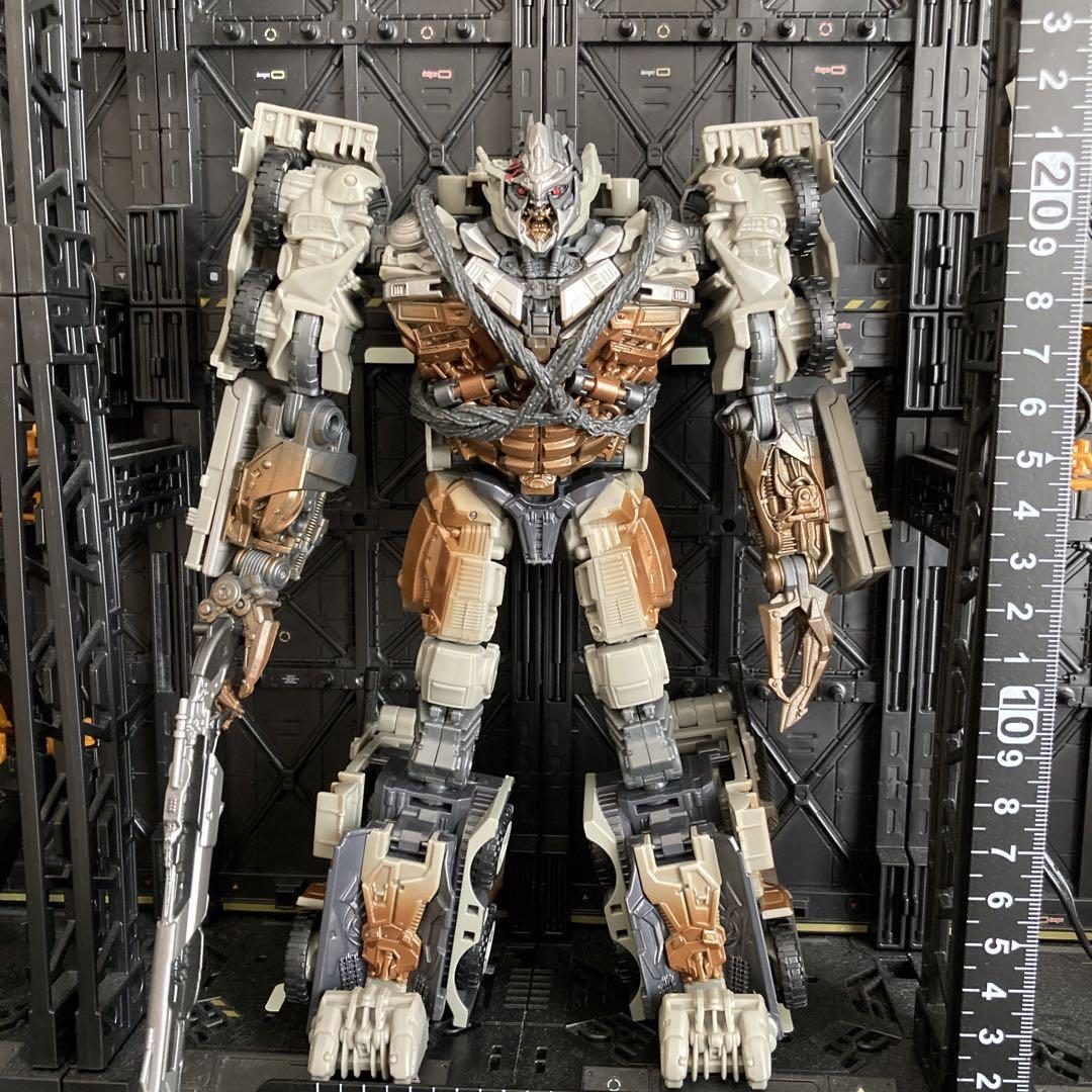 SS-27 Megatron トランスフォーマー　スタジオシリーズ