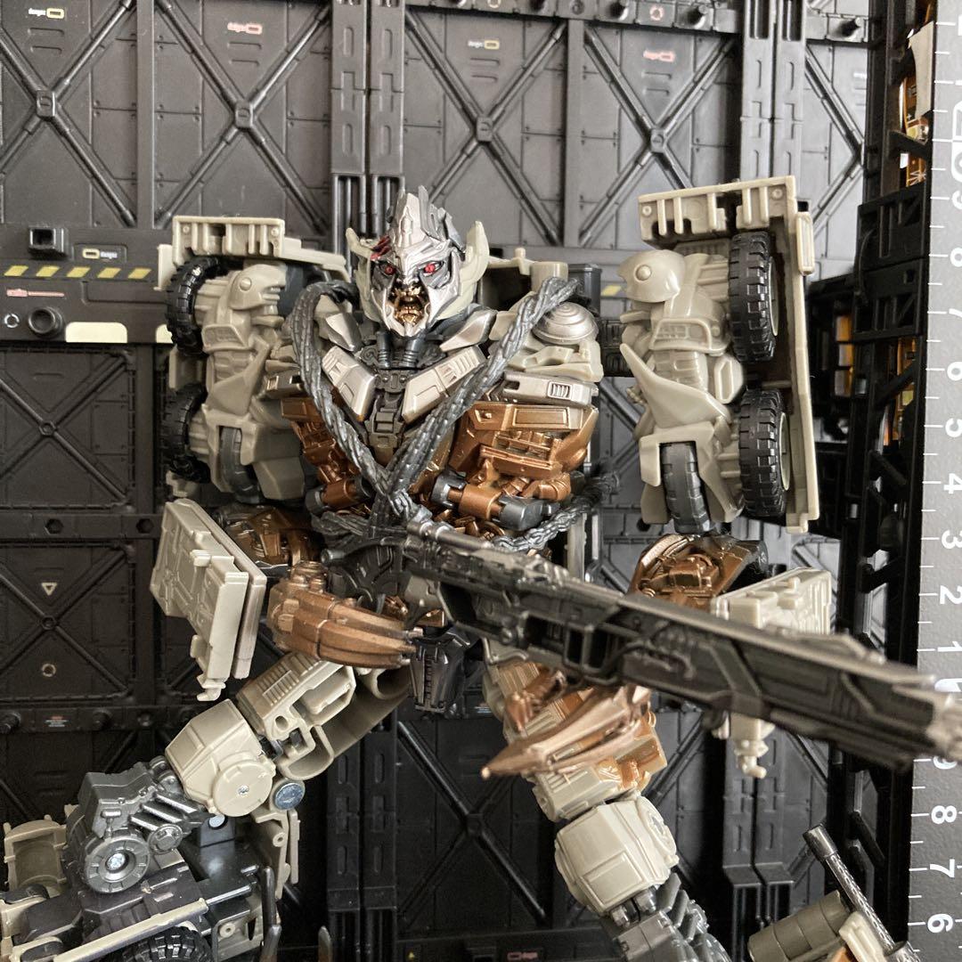 SS-27 Megatron トランスフォーマー　スタジオシリーズ