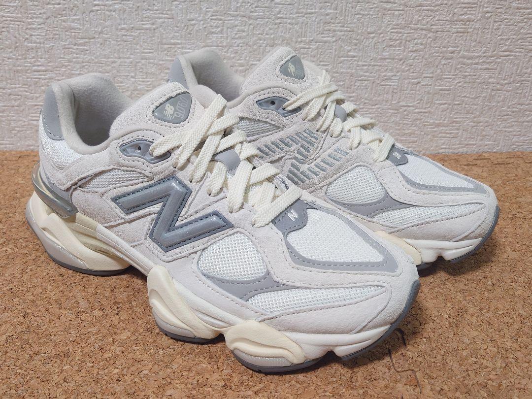 美品 ニューバランス  U9060ECA 23.5cm