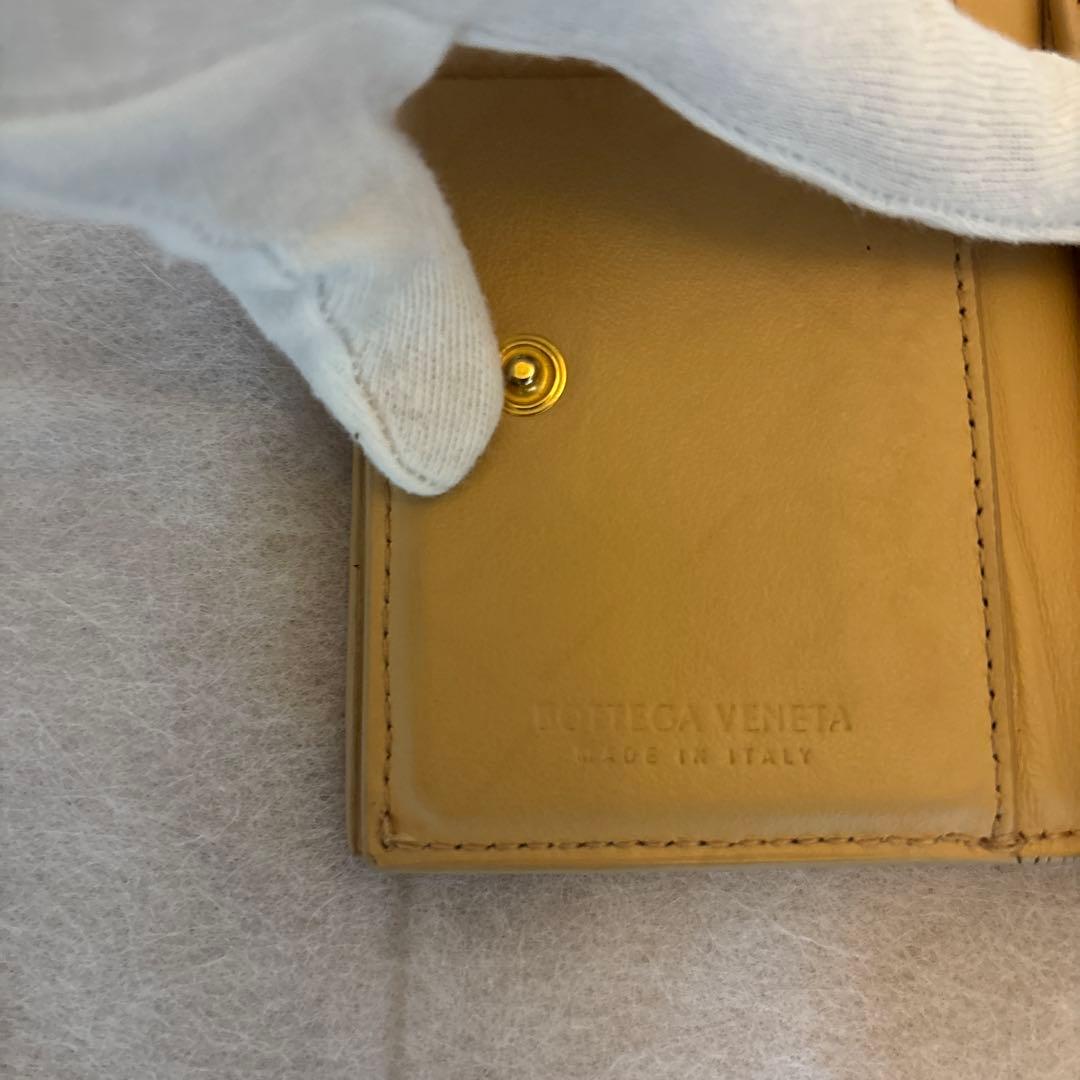 Bottega Veneta ベージュ 三つ折り財布