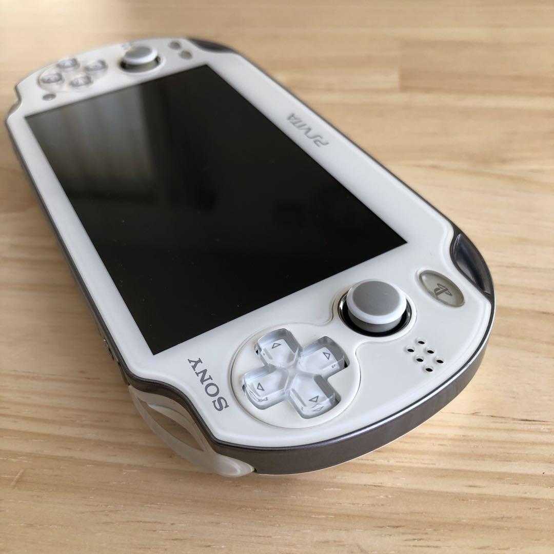 PS Vita PCH-1000 収納ケース 8GBメモリー＋DIVA Fセット