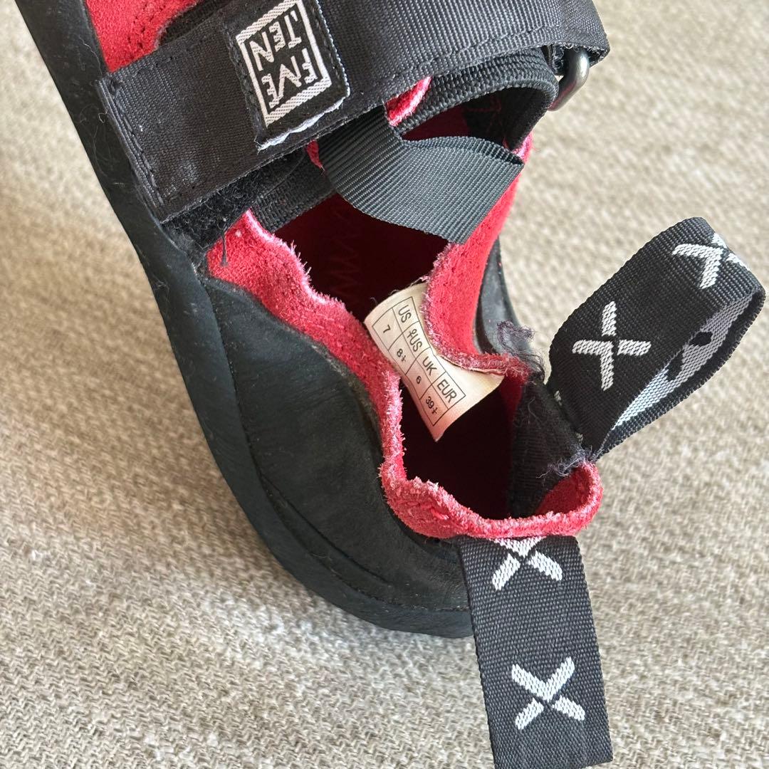 クライミングシューズ