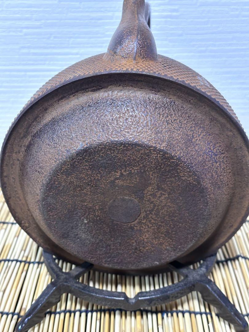 未使用、長期保管品　南部三厳堂　１２型九重アラレ　南部鉄瓶　南部鉄器　鉄瓶