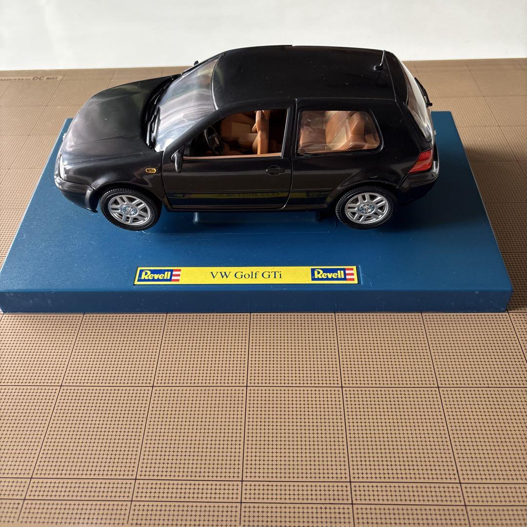 ミニカー Revell VW Golf GTi 1/24