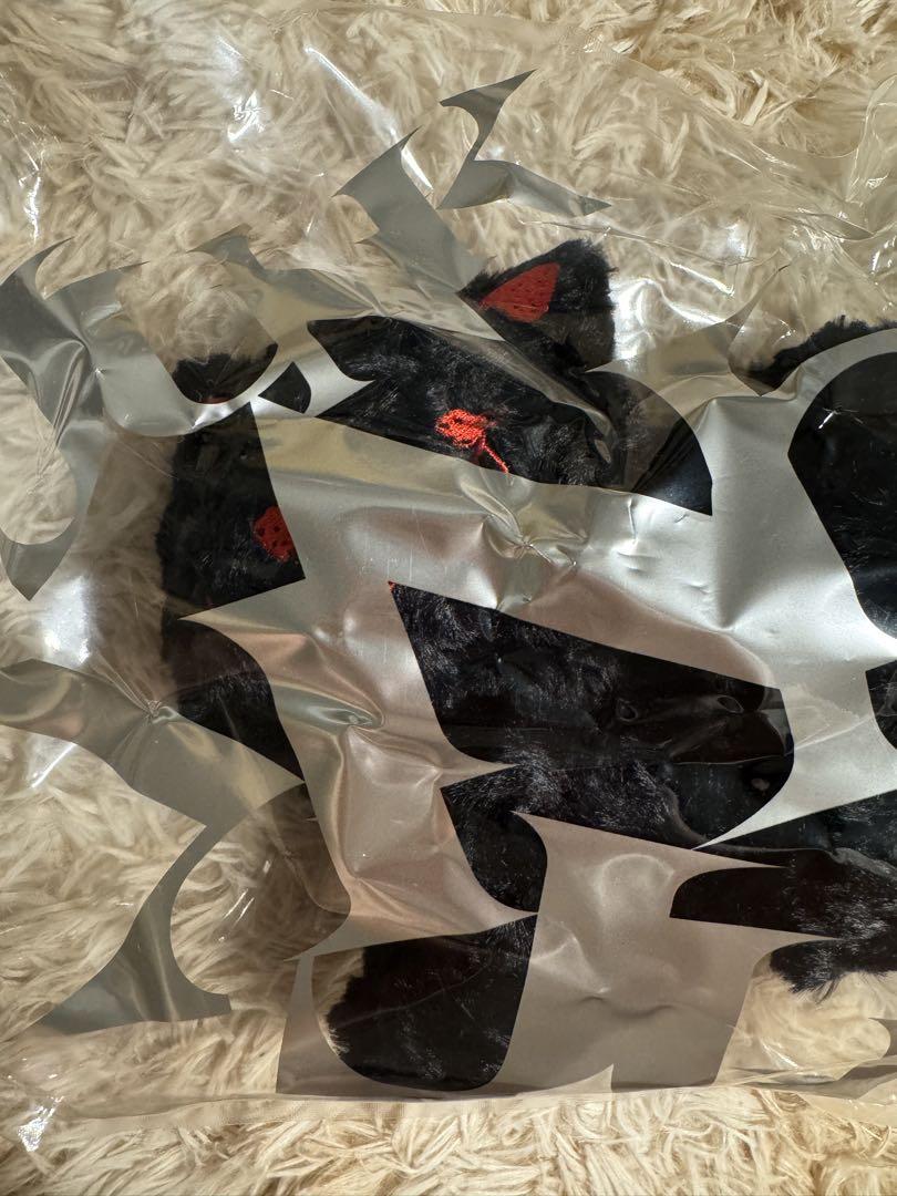 米津玄師 '25 JUNK リイシューねこちゃん BLACK AND RED - メルカリ