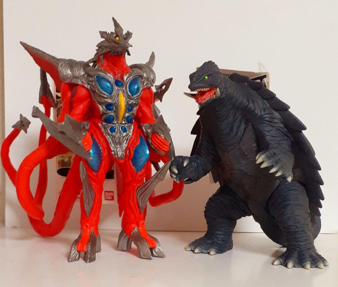 【公式サイト】正規ブランド品通販 ムービーモンスター ガメラ3&イリス タグ付き新品セット - メルカリ 特撮
