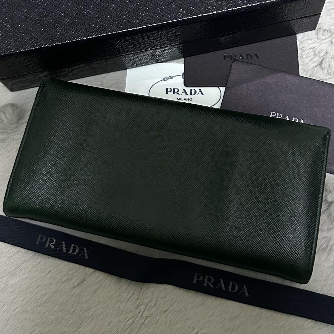 PRADA プラダ　折り財布　グリーン　ロゴ金具　サフィアーノレザー