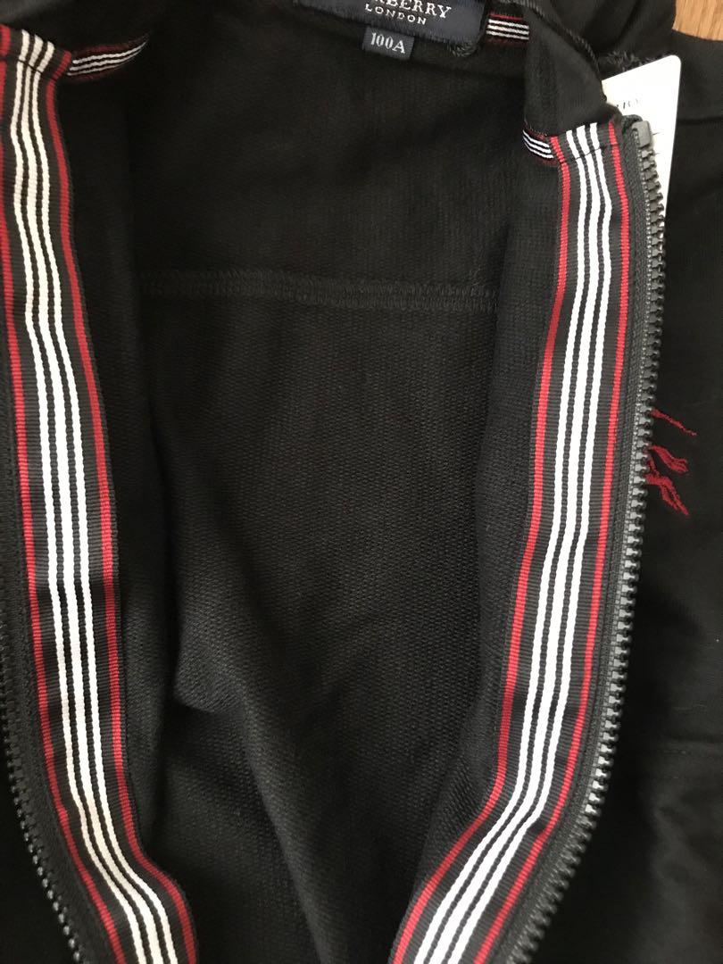 BURBERRY  バーバリー キッズ　パーカー　トレーナー　未使用