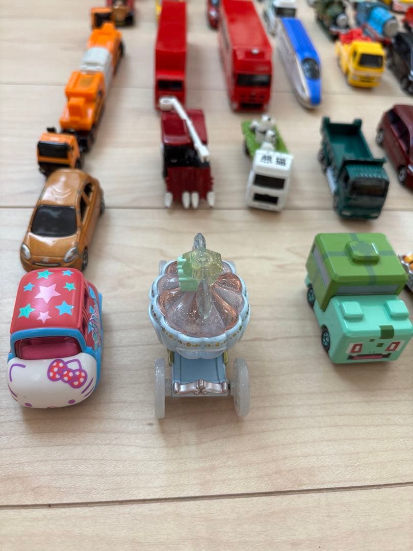 多彩な車種 遊びやコレクションにやや傷や汚れあり