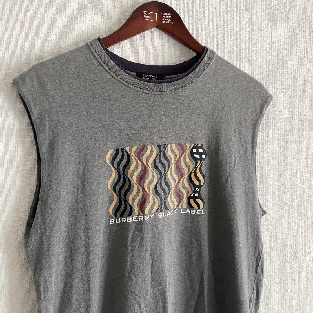 BURBERRY グレーと白のチェック柄タンクトップ
