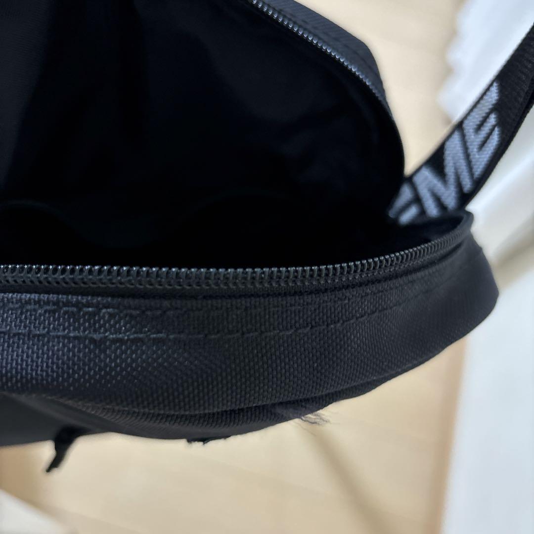 Supreme ブラック ショルダーバッグ　シュプリームショルダーバック　黒