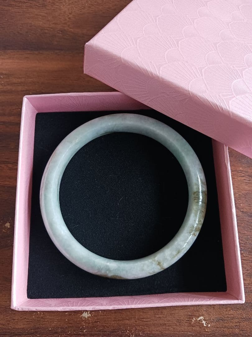 糸魚川翡翠バングル 58目立った傷や汚れなし