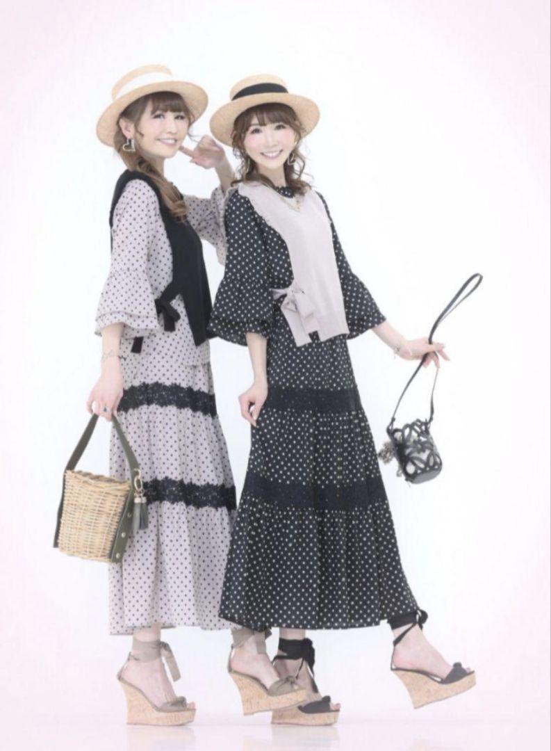 アンドラブ　&LOVE優美で甘フォルムなドットフレアトップス&ロングスカート