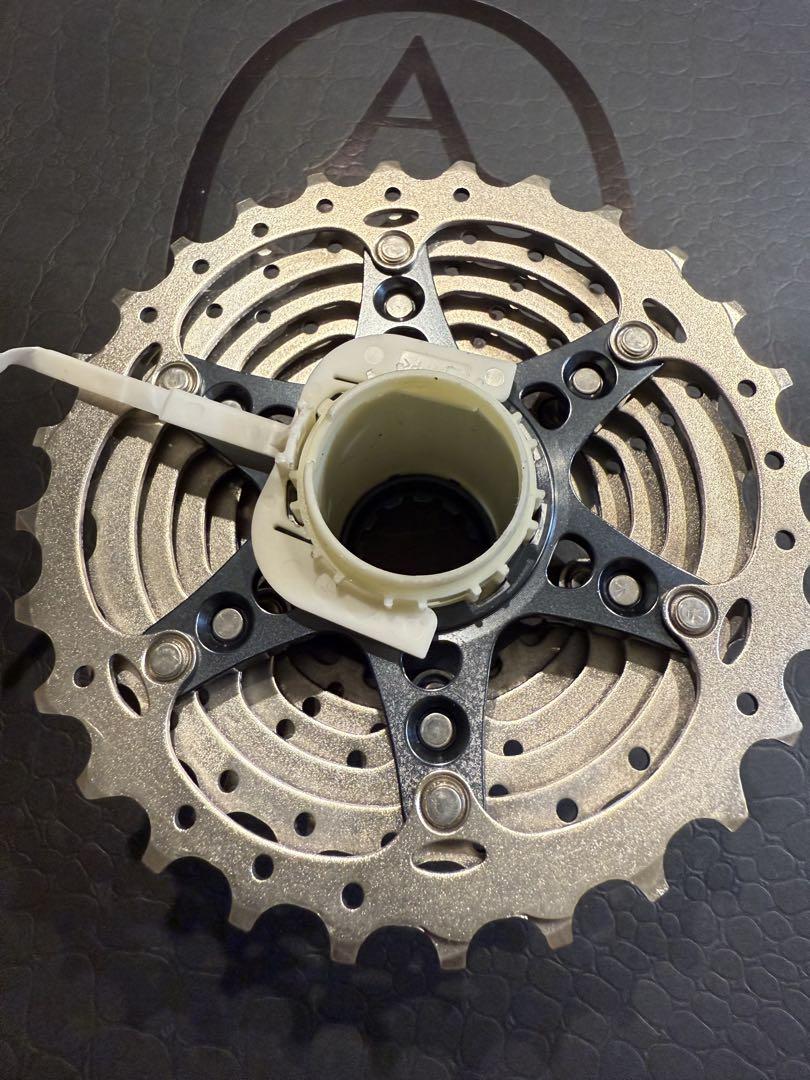 使用わずかシマノSHIMANO スプロケット CS-R8000 11-28T