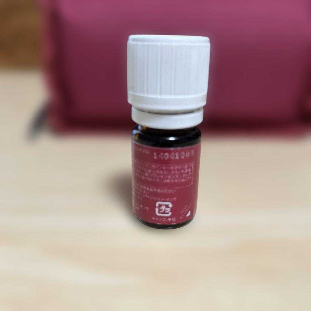 Young Living Immuwell エッセンシャルオイル 。ケース付き
