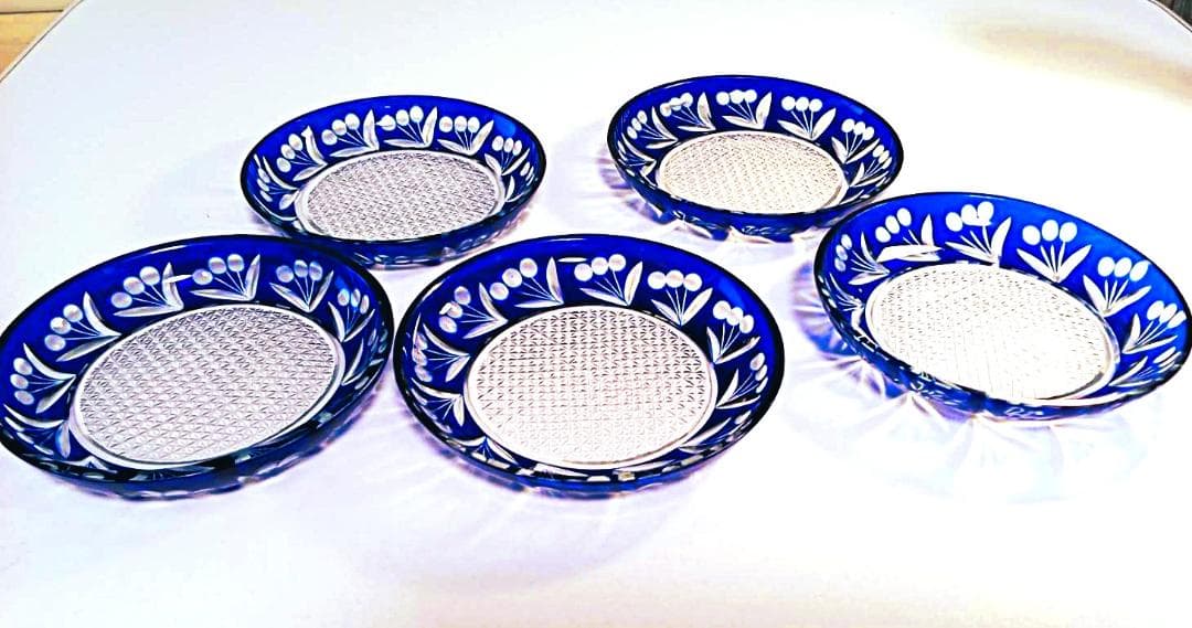 薩摩切子～14㎝・藍色花丸文様中皿・５皿（稀な意匠作品）