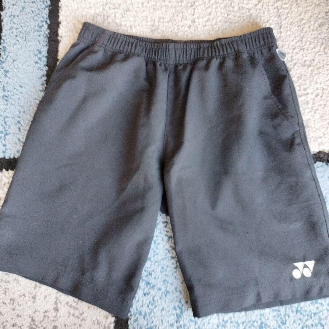 YONEX ブラックパンツ ハーフパンツ - メルカリ