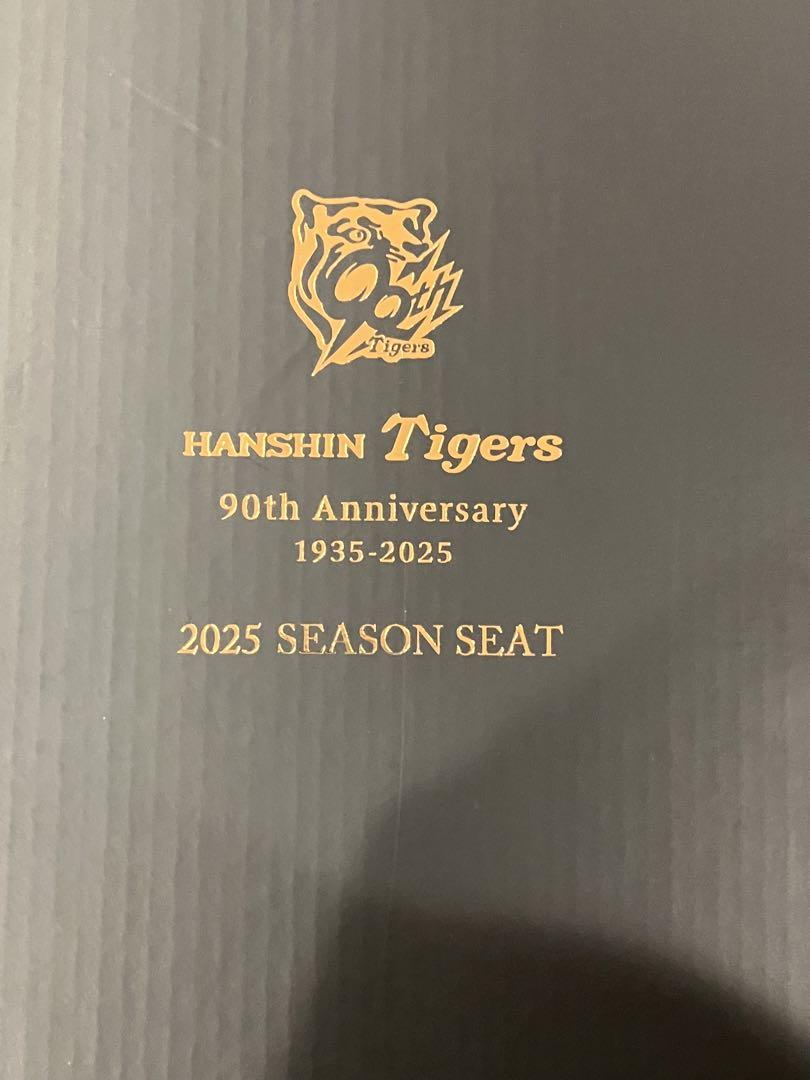 阪神タイガース　90周年記念　ピンバッジセット 阪神タイガース90周年記念ピンバッジセット - メルカリ
