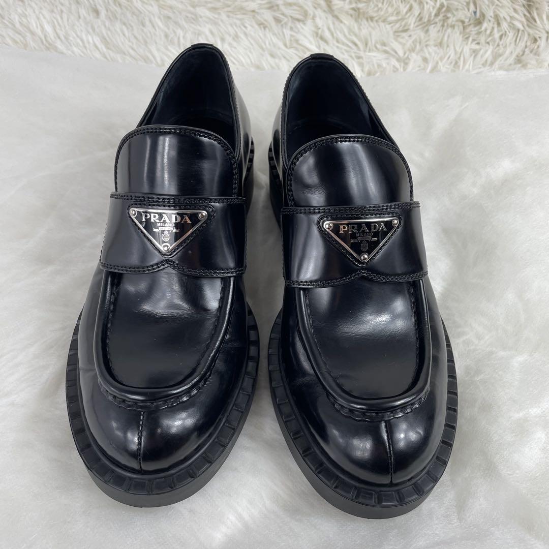 充実の品 レザー 三角ロゴ 美品】PRADA ローファー 24cm 37 1D246M 靴
