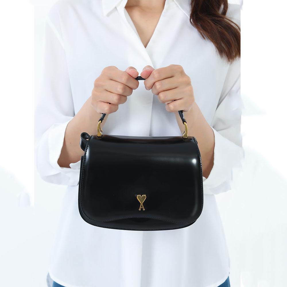 バッグ・カバンその他 AMI PARIS ULL718.AL0139 BLACK Black Glazed Leather Top Handle Paris Paris Bag | AMI
