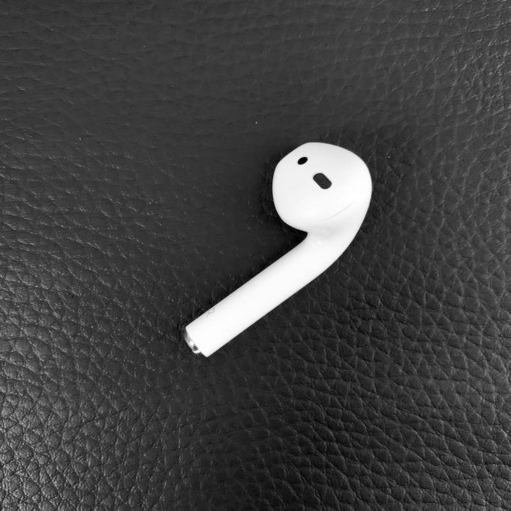 エアーポッズ AirPods 第2世代 右耳のみ Apple - メルカリ
