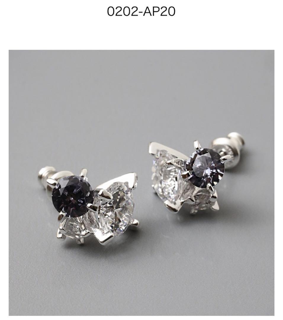 e.m. イーエム ピアス両耳 2個セット 2粒ジルコニア 美品 e.m. イーエム ピアス両耳 2個セット 2粒ジルコニア 美品 e.m.