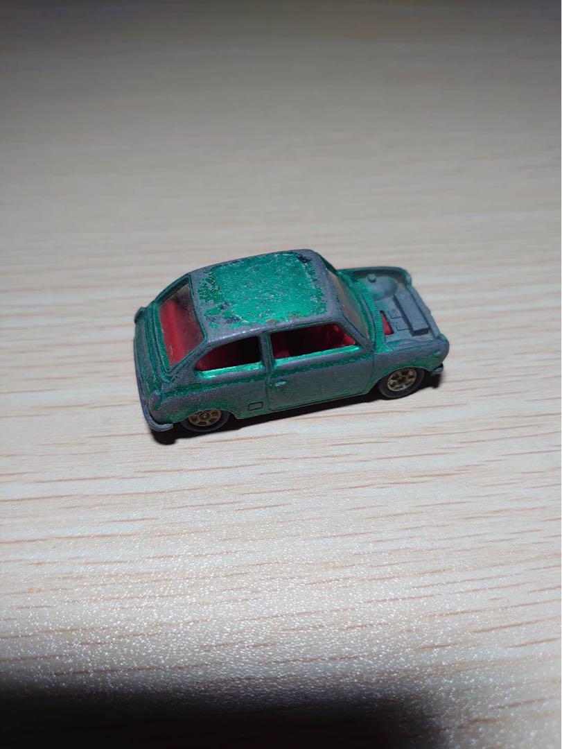 スバル　r2 トミカ