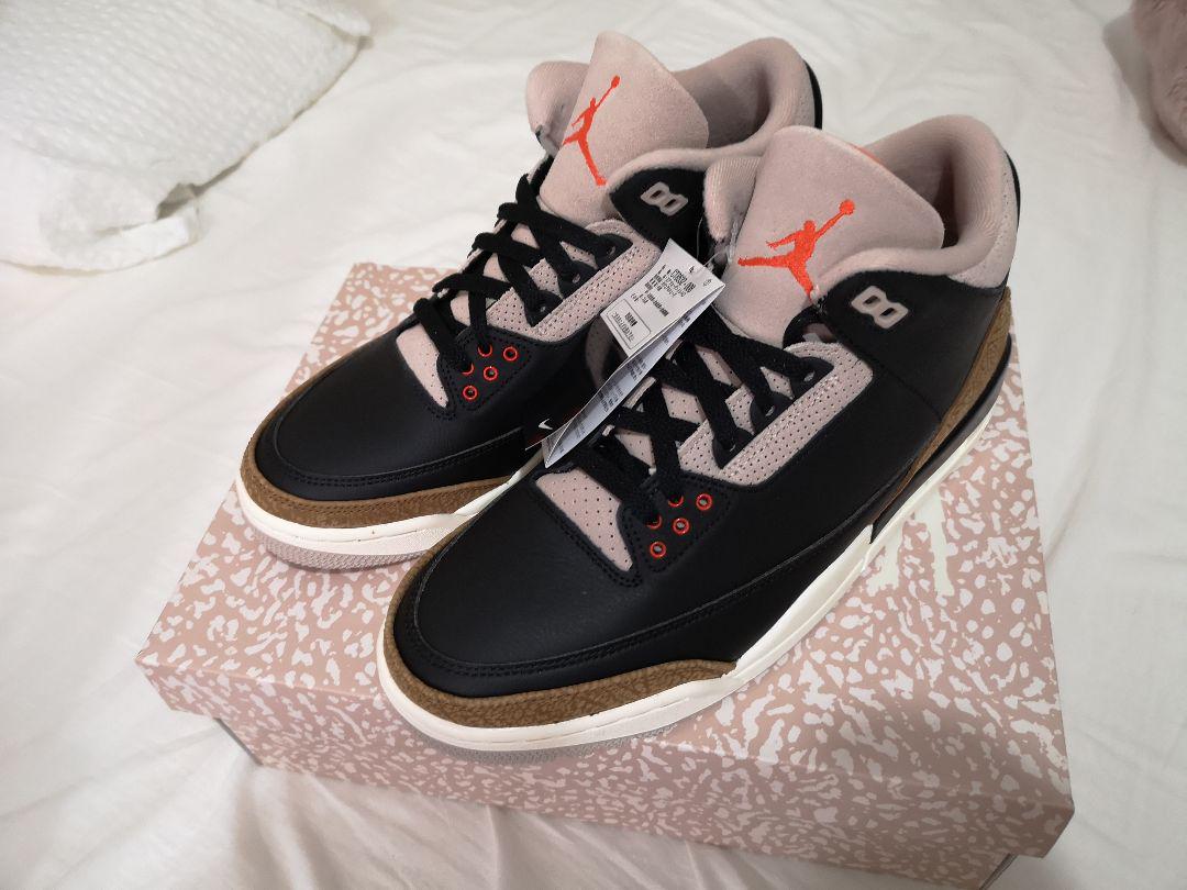 Jordan シューズケース 黒と赤 エレファントプリント