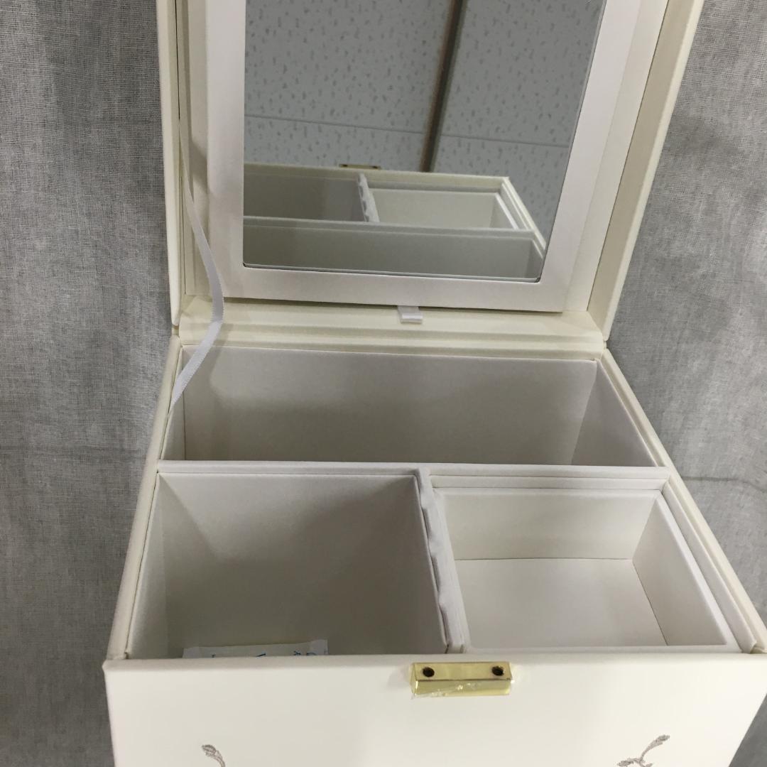 エンブロイダリーフラワー コスメボックス