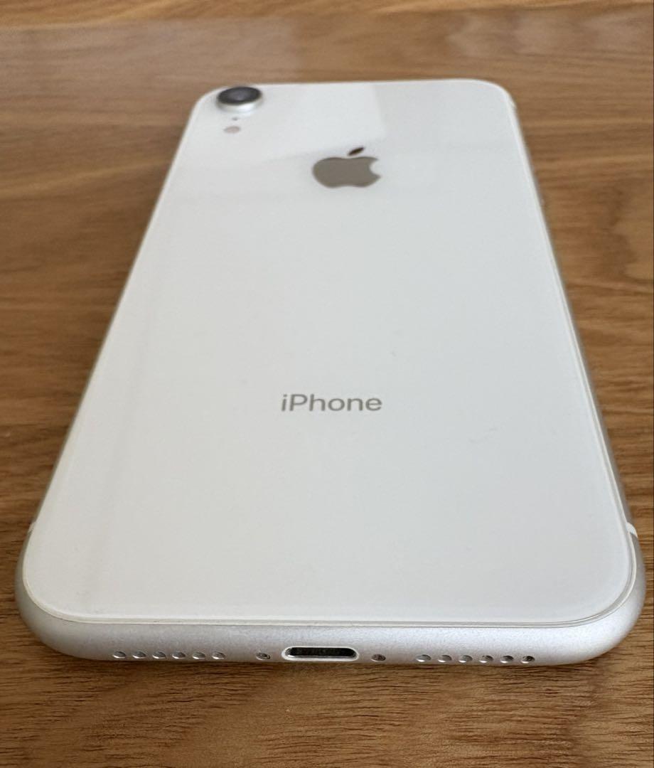 Apple iPhone XR ホワイト 本体　128GB
