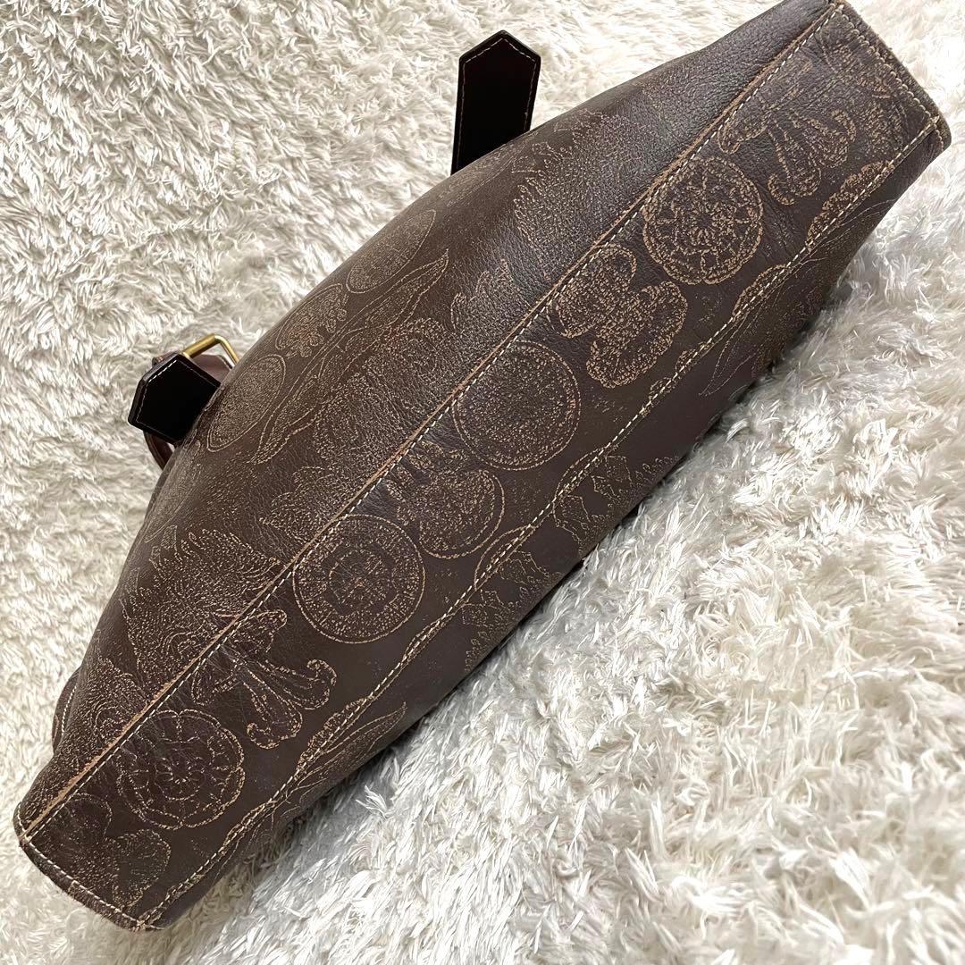 ☆良品☆ ヴィヴィアンウエストウッド トートバッグ 肩掛け A4可能 革