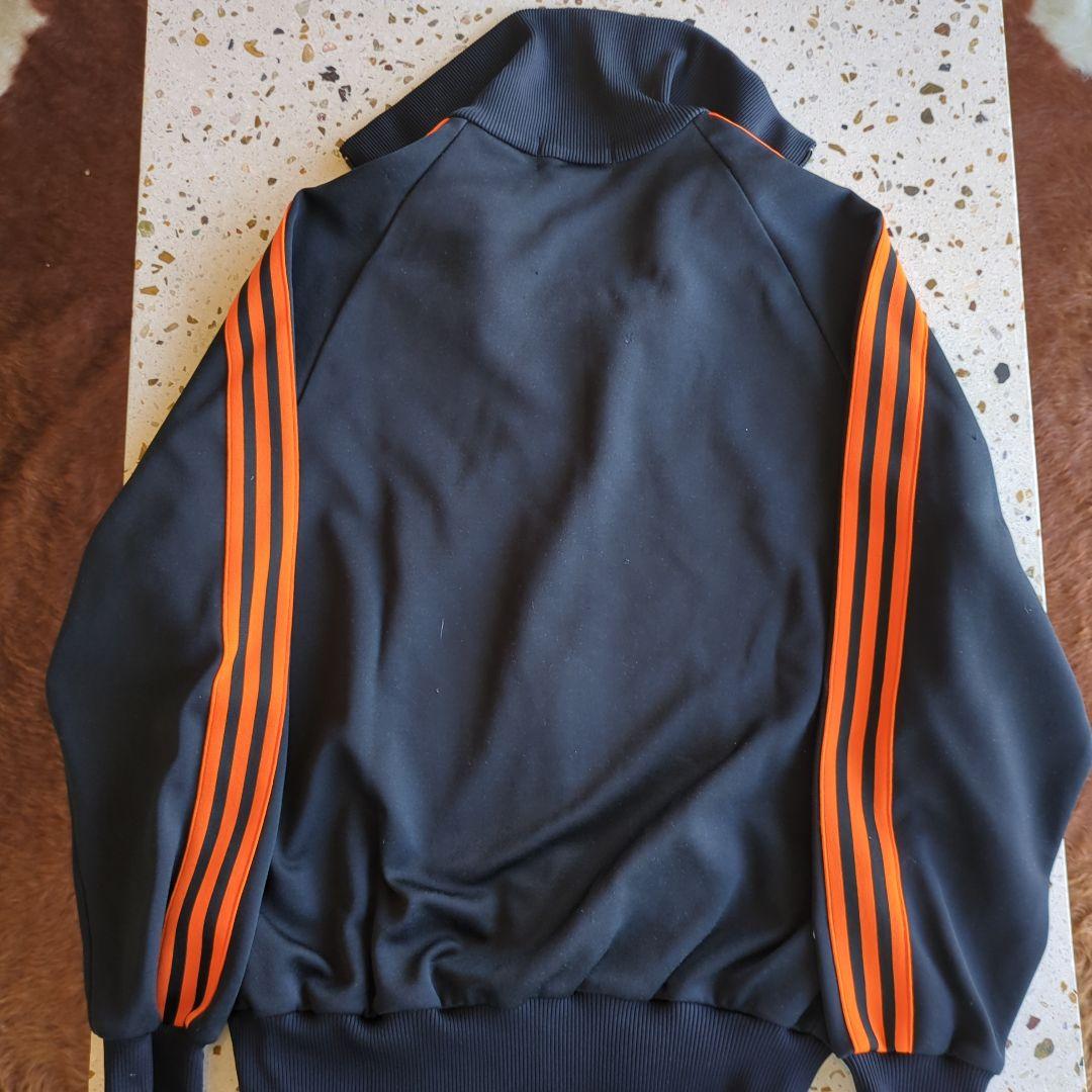 adidas ジップアップジャケット 黒 オレンジ　4号
