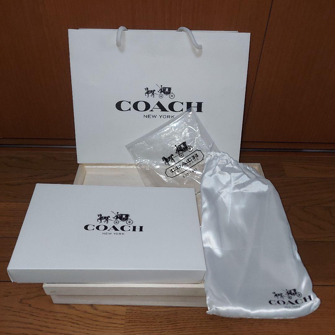 新品COACH長財布【保管袋、箱、紙袋付き】