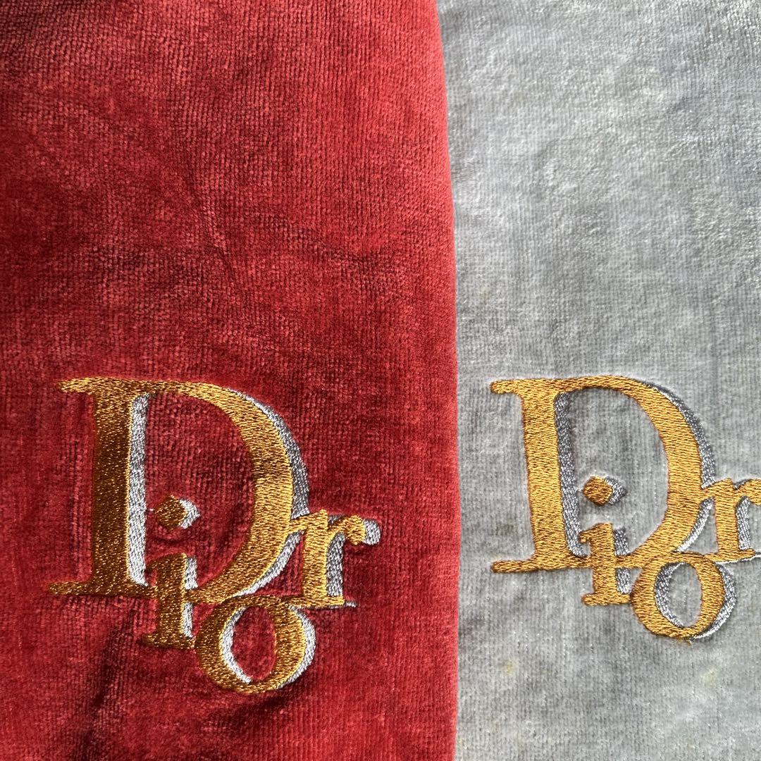ChristianDior ロゴ刺繍 大判スポーツタオル 2色セット - メルカリ