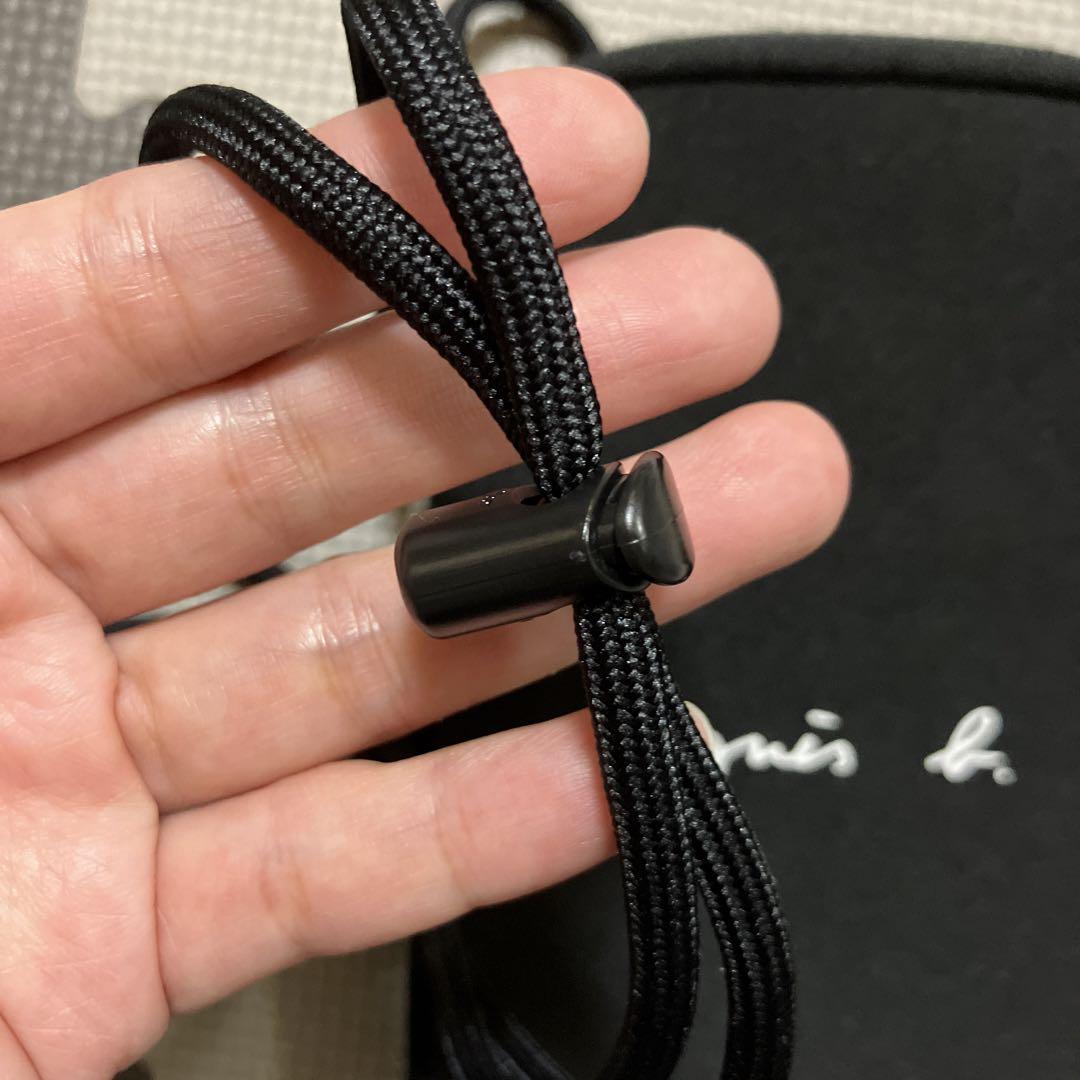週末価格 美品　アニエスベー スマホショルダーバッグ