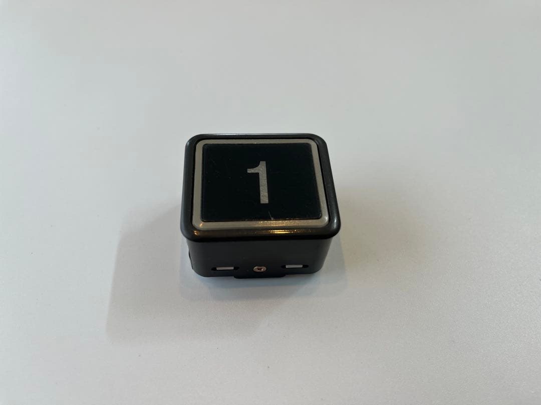 HITACHI エレベーターボタン日立