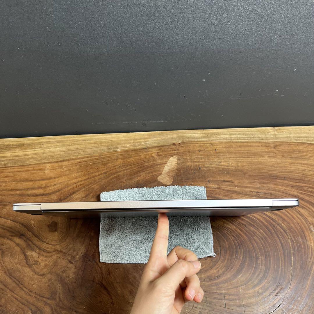 Apple MacBook