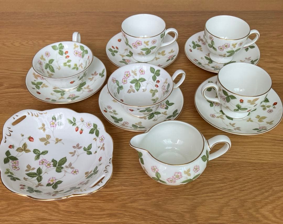 ウェッジウッド 7点　ワイルドストロベリー　コーヒーカップ　ティーカップ