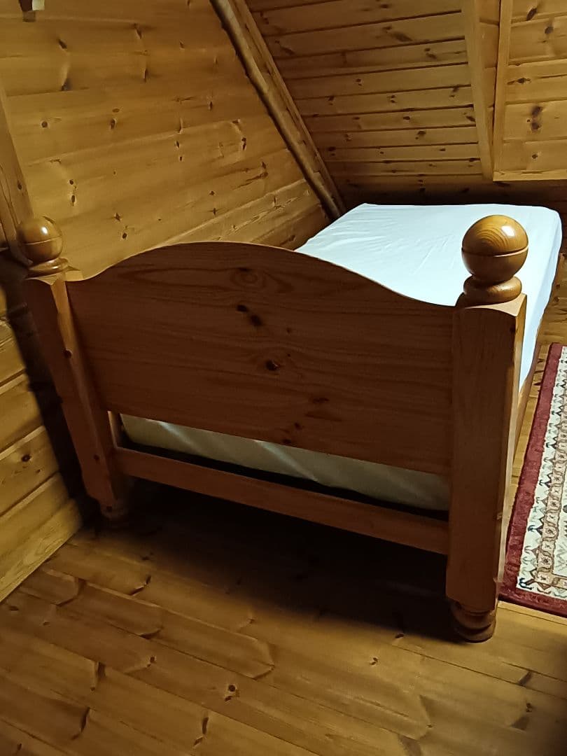 木製シングルベッドフレーム
