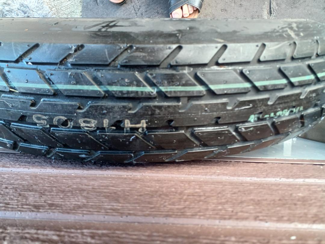 スペアタイヤ　T145/90D16 106M Tubeless