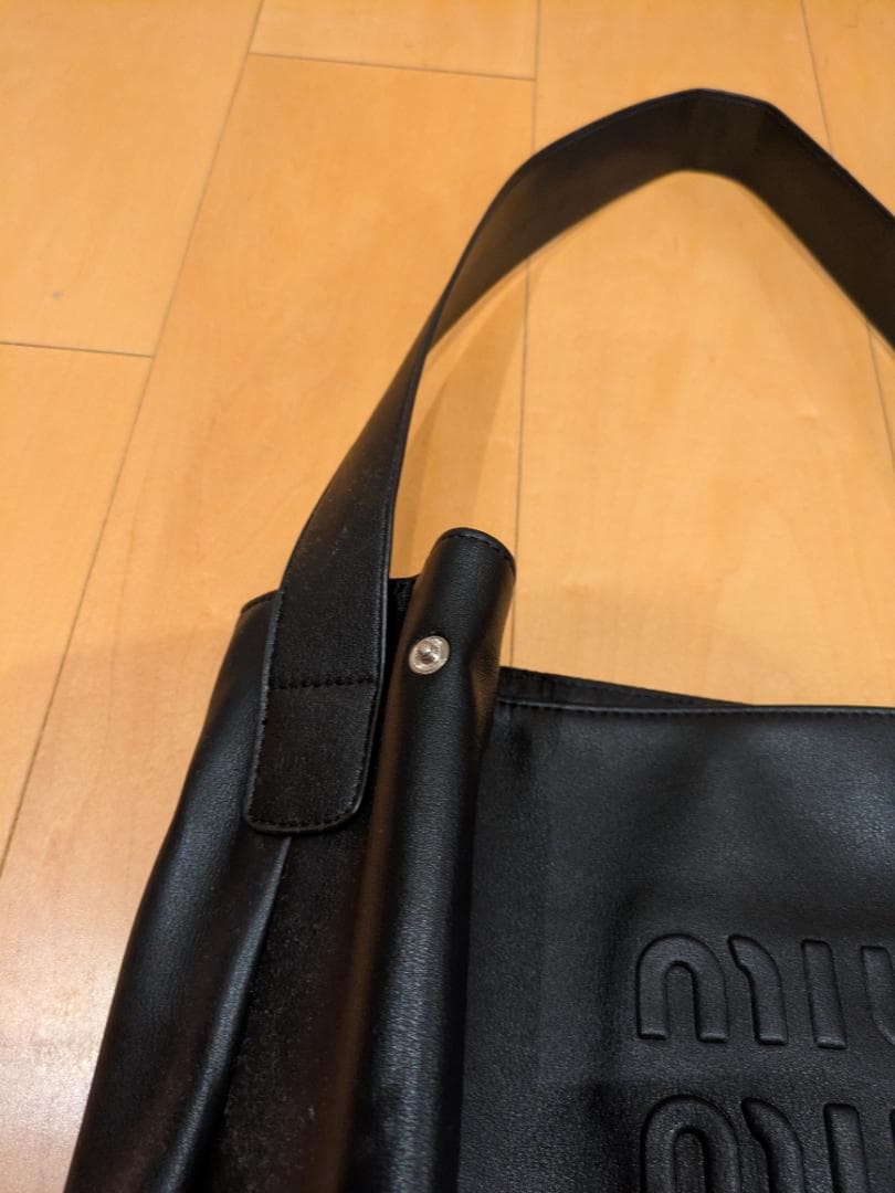 MIU MIU レザートートバッグ ハンドバッグ ブラック MIU MIU レザートートバッグ ハンドバッグ ブラック