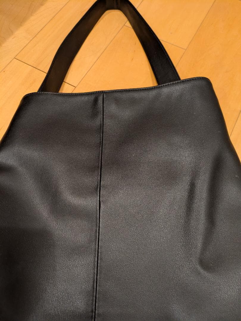 MIU MIU レザートートバッグ ハンドバッグ ブラック MIU MIU レザートートバッグ ハンドバッグ ブラック