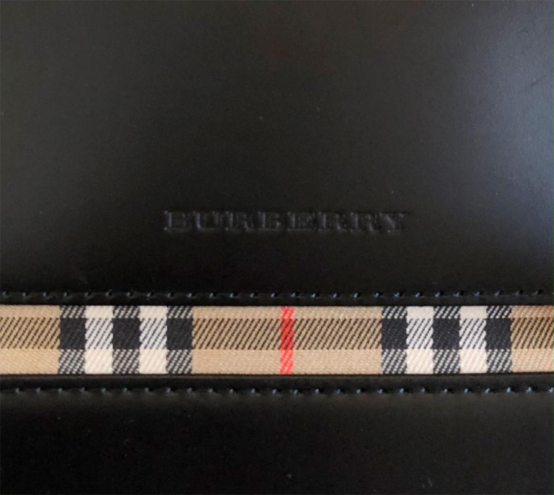 【バッグ】 バーバリーBurberryレザートートバッグ バケツ型黒オールレザー ToOnB-m36309213300 のデザイン