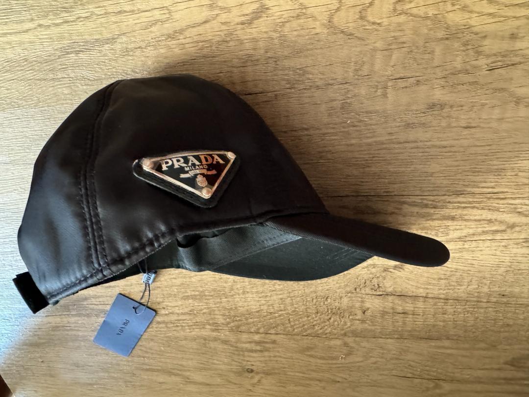 PRADA 黒 ナイロンキャップ 未使用タグ付き