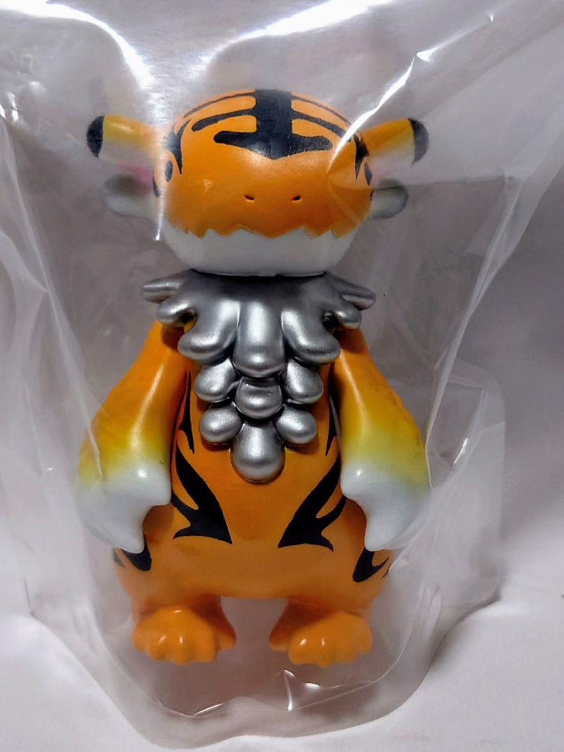 ウパるパ 猛虎momo ソフビ・玩具万博2025 - メルカリ