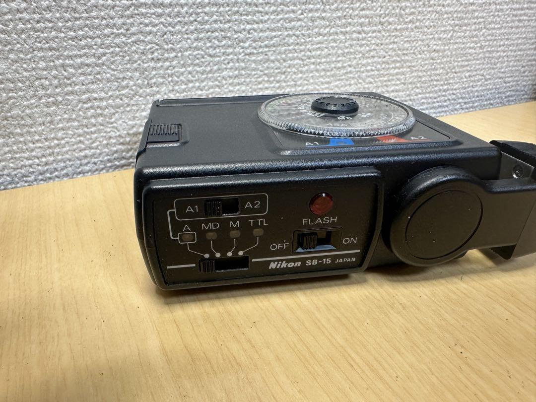 Nikon FE2 / Ai-s ズーム 35mm f2 レンズ、ライト等セット