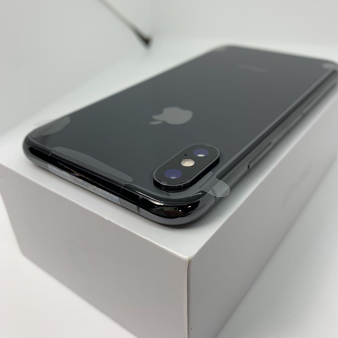未使用　iPhone XS 64 GB SIMフリー　グレイ　本体