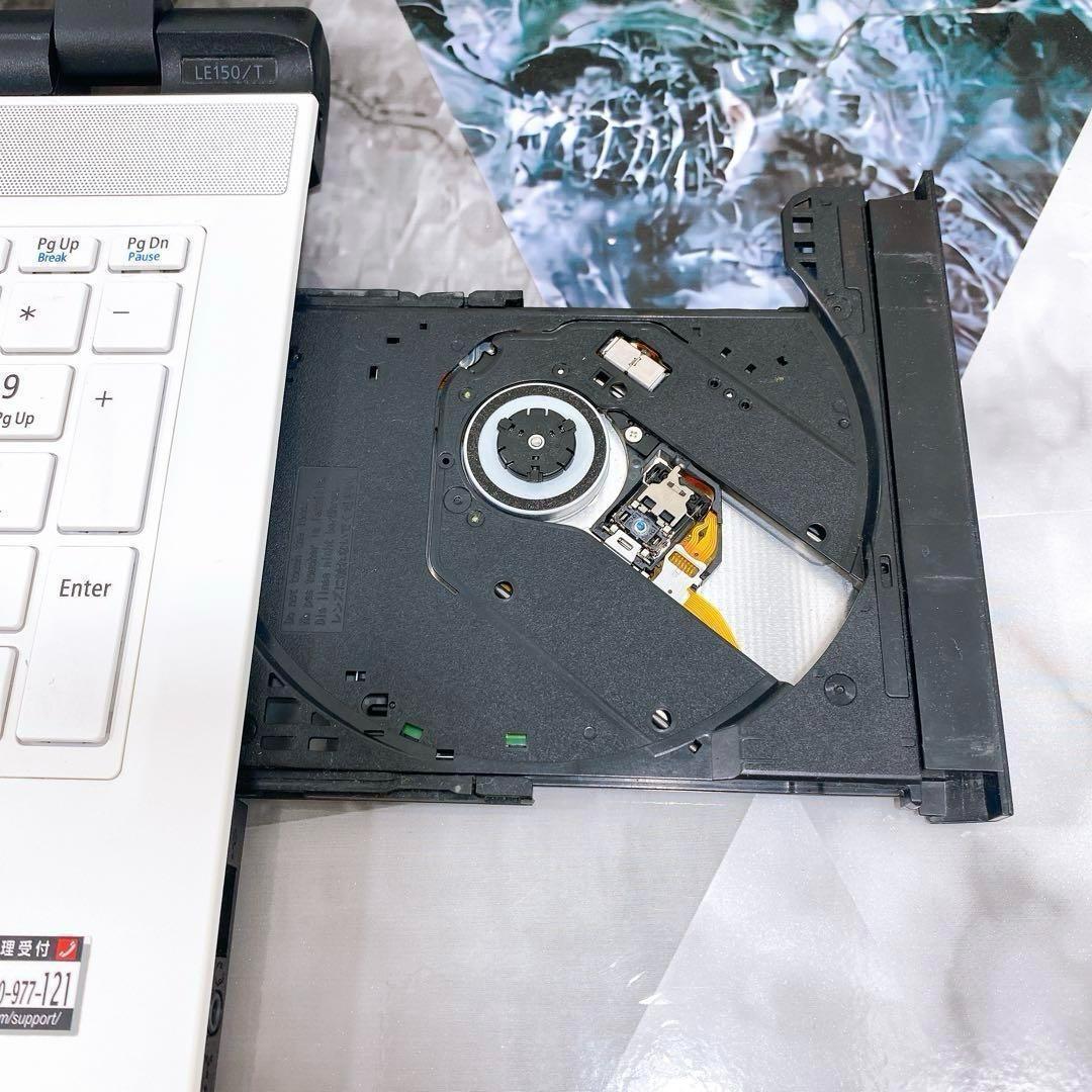 大人気❣白い薄型ノートパソコン✨新品SSD✨オフィス付き✨書類作成⭕すぐ使える 大人気❣白い薄型ノートパソコン✨新品SSD✨オフィス付き✨書類