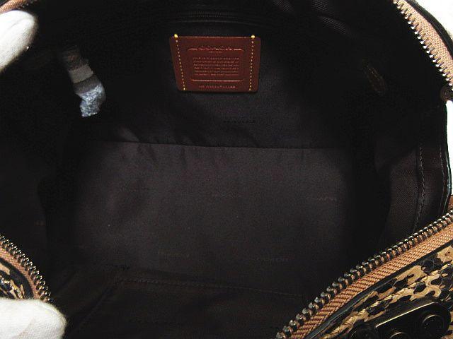 ● COACH